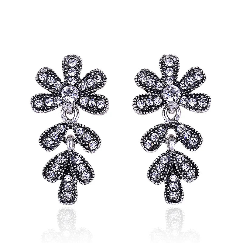 Sparkling Rhinestone Flower Petals Drop Earrings Silver Color Women Piercing Earrings Trendy Christmas Party Jewelry Gift 2019