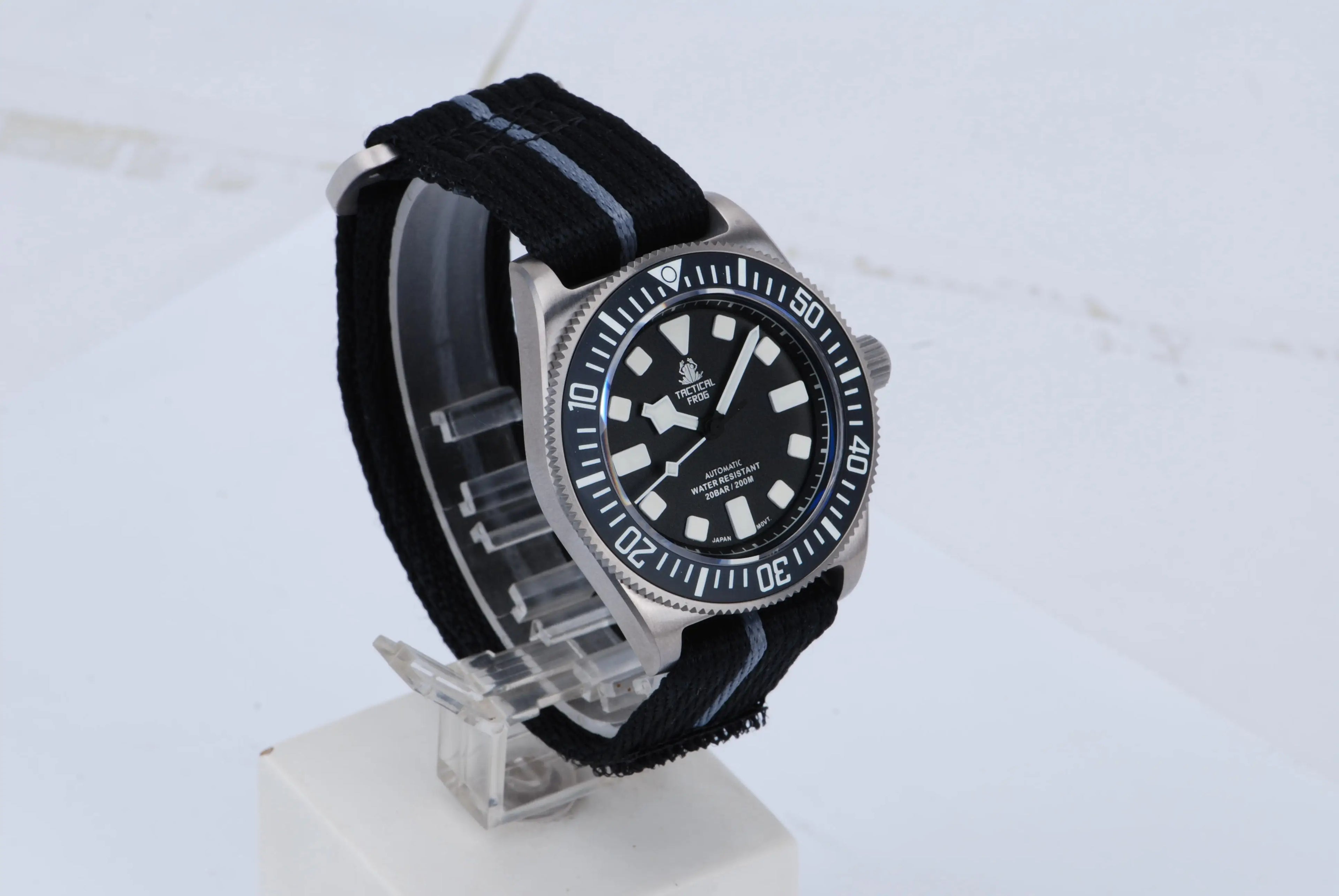 Tactical Frog Titanium Dive Watch Men 42mm NH35 Automatic Mechanical Movement Sapphire Glass 200M Waterproof BGW-9 Luminous