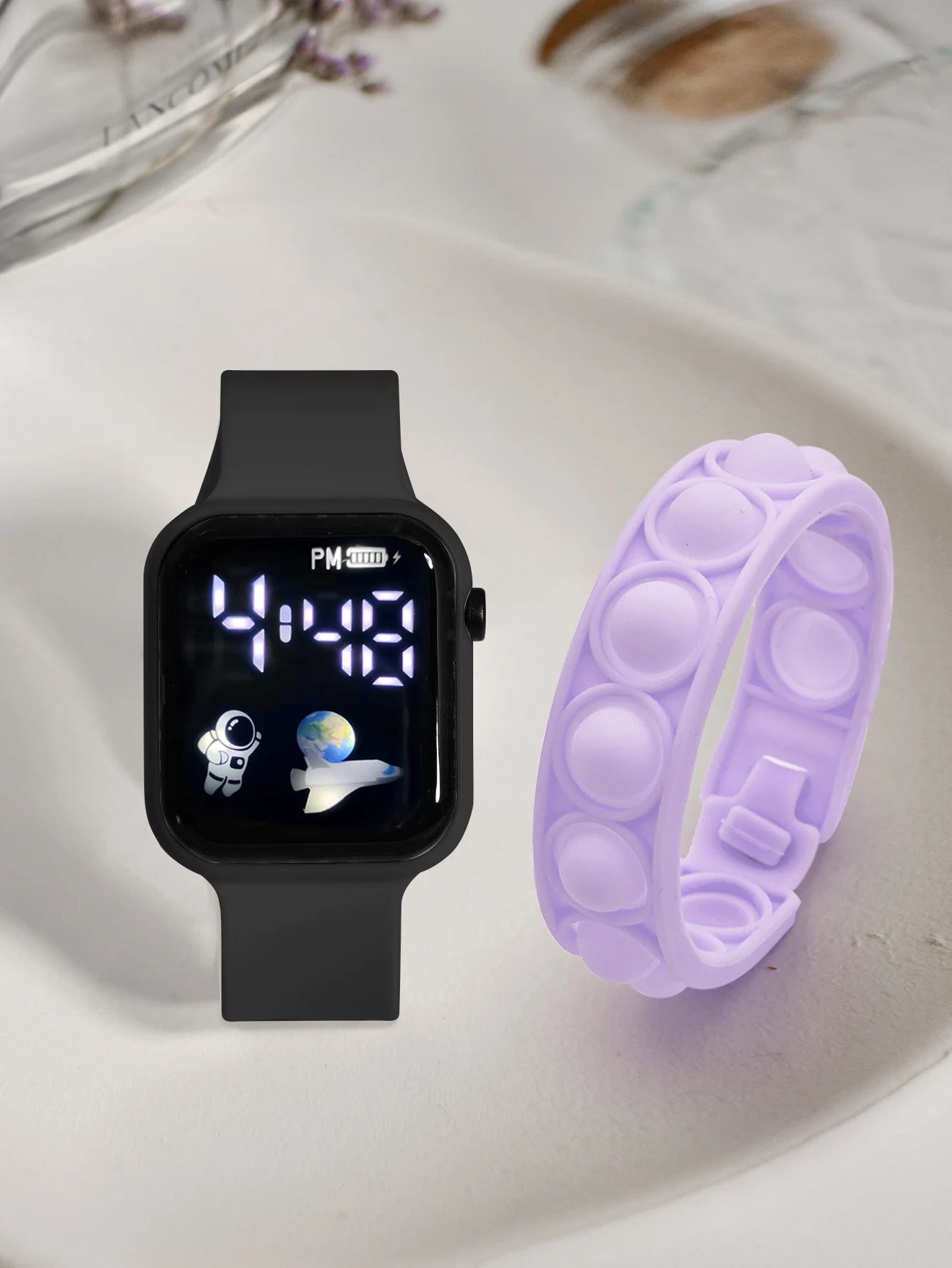 2PCS Children's Smart Watch Bracelet Simple and Fashionable Student Outdoor Sports Electronic Watch Gift for Boys and Girls