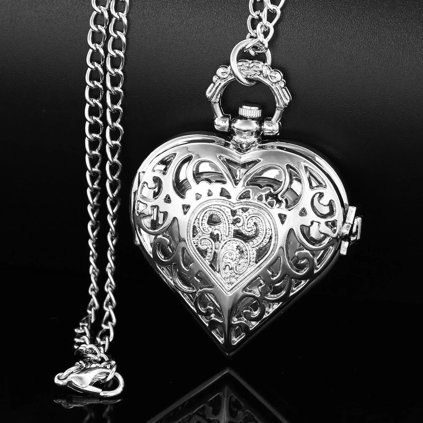 Exquisite Hollow Heart Design Pocket Watch Chain Steampunk Clock Vintage Necklace Pendant Jewelry Necklace Watch Men Women Gift