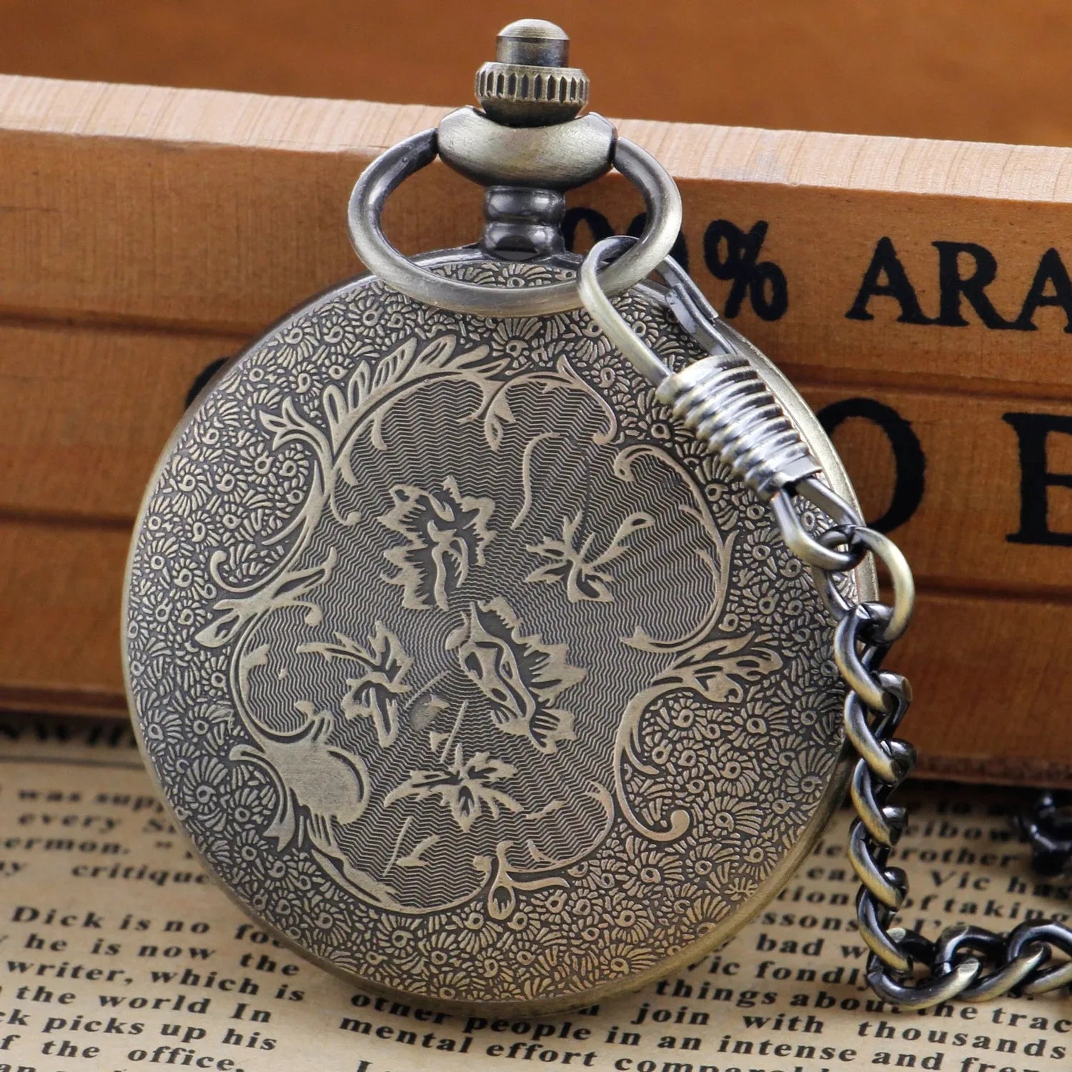 Exquisite Animal Reindeer Green/red Oil Painting Quartz Pocket Watch Vintage Pendant Bracelet Men's and Women's Clock Gifts