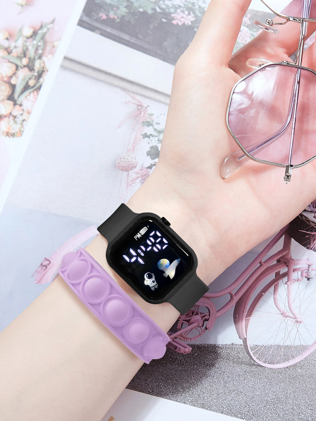 2PCS Children's Smart Watch Bracelet Simple and Fashionable Student Outdoor Sports Electronic Watch Gift for Boys and Girls