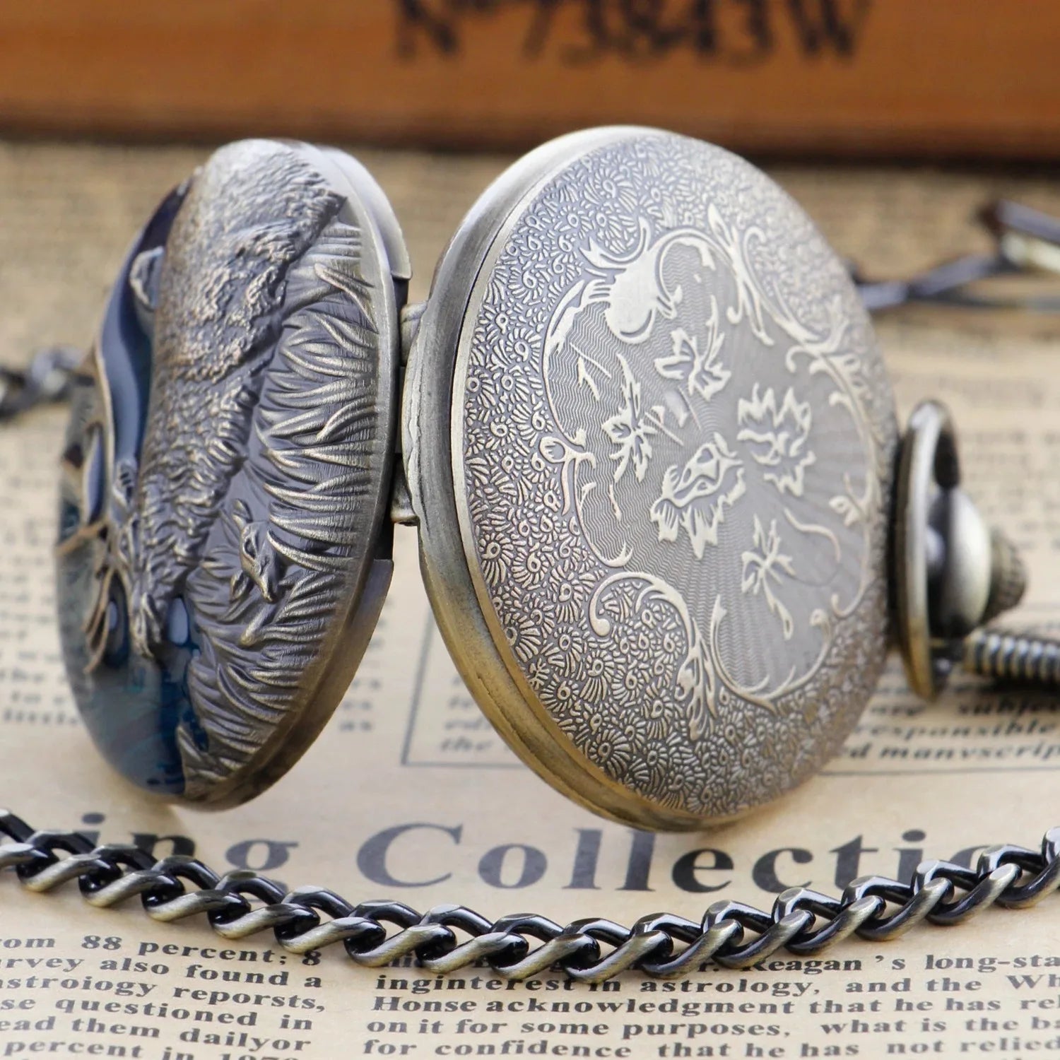 Exquisite Animal Reindeer Green/red Oil Painting Quartz Pocket Watch Vintage Pendant Bracelet Men's and Women's Clock Gifts