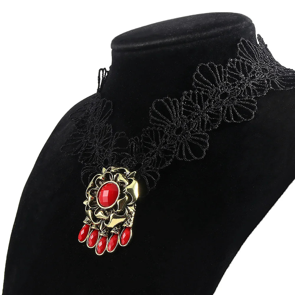 Residents Evils 8 Village Cosplay Necklaces Lady Dimitrescu's Daughter Daniela Bela Lace Flowers Collar Choker Halloween Jewelry