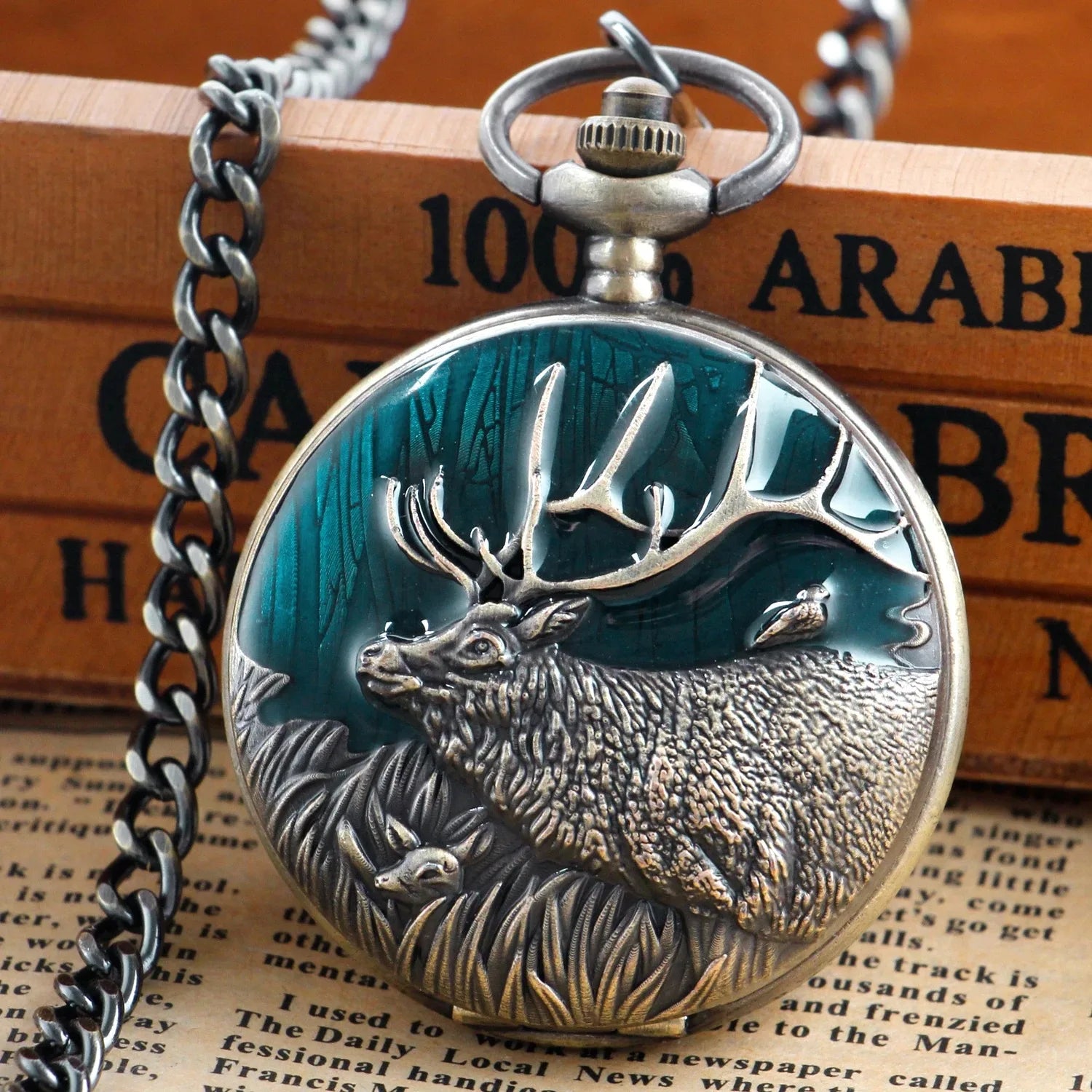 Exquisite Animal Reindeer Green/red Oil Painting Quartz Pocket Watch Vintage Pendant Bracelet Men's and Women's Clock Gifts