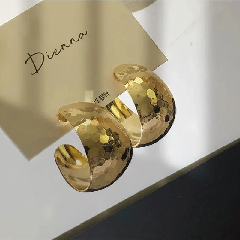 1 Pair Of Retro Cool Wind Gold Plated Silver Plated Imitation Pearls Simple Series A Number Of Exaggerated Earrings