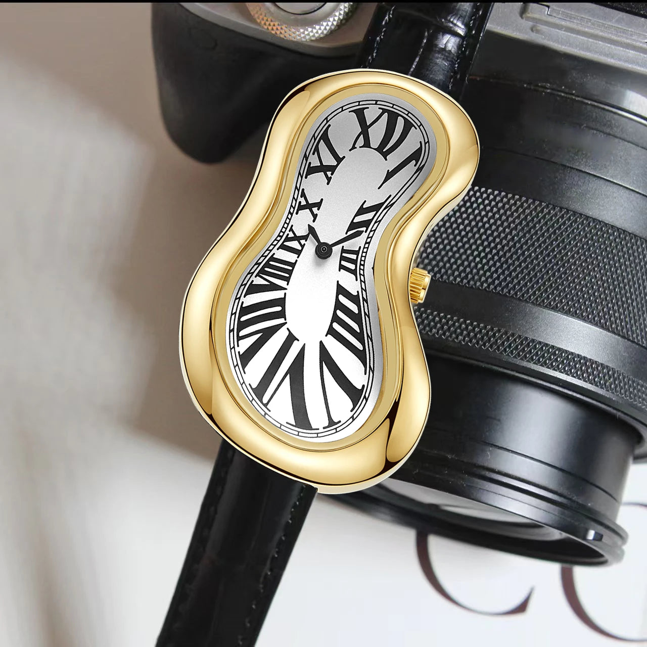2025 new irregular shaped watch melting twisted shape y2k fashionable retro niche men's watch ins style quartz watch
