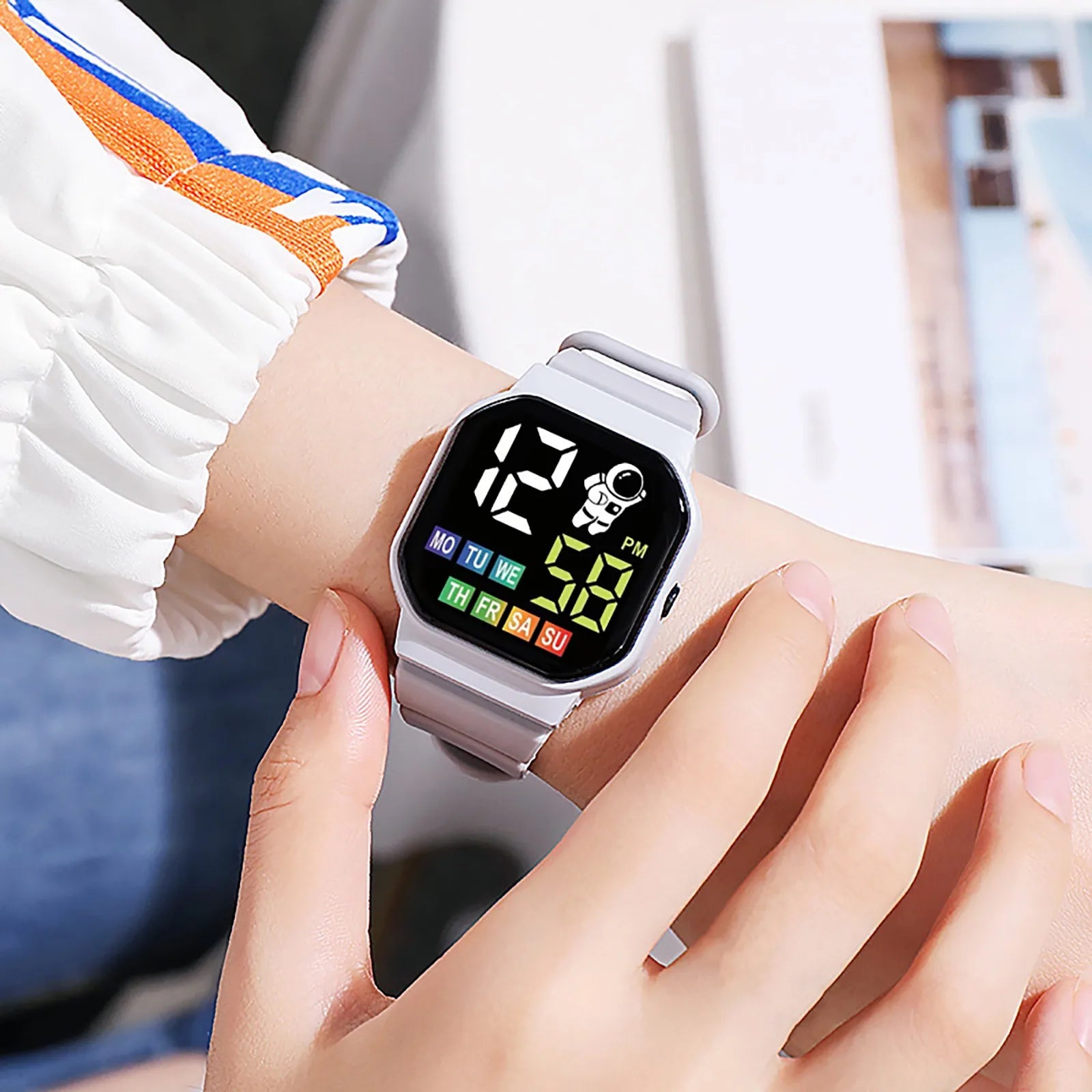 Children's Waterproof Sports Smart Watch Display Week Outdoor Silicone Bracelet Electronic Watch Kids Bracelet Digital Watches